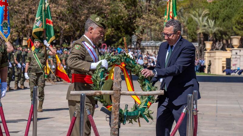 Más de medio millar de civiles de toda España juran bandera en Benidorm