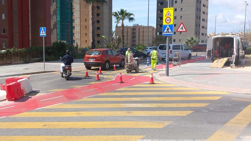 Benidorm ejecuta actuaciones para mejorar la fluidez del tráfico y la seguridad peatonal en Semana Santa