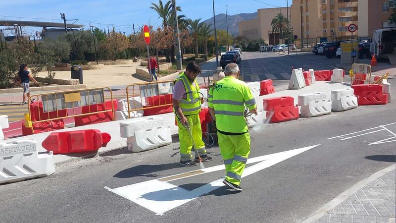 Benidorm ejecuta actuaciones para mejorar la fluidez del tráfico y la seguridad peatonal en Semana Santa