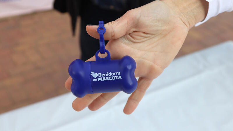 Benidorm starts an awareness campaign aimed at pet owners to keep the city clean