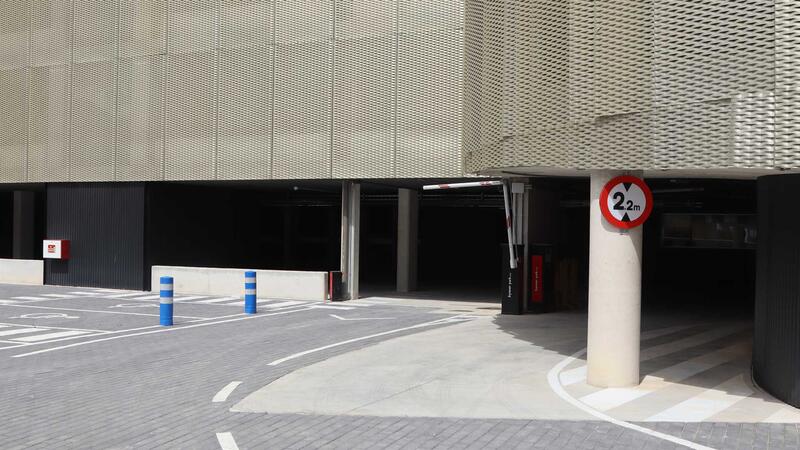 El Ayuntamiento abre al tráfico Armada Española y habilita un nuevo parking público con 372 plazas en la avenida Puerto Rico