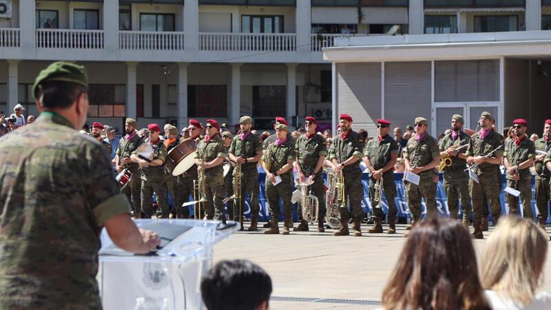 Más de medio millar de civiles de toda España juran bandera en Benidorm