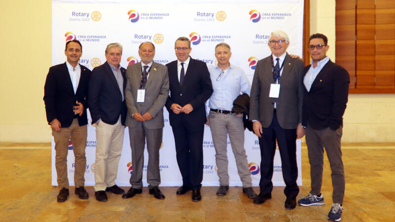 El alcalde da la bienvenida a Benidorm a la XVI Asamblea Rotary del Distrito 2203
