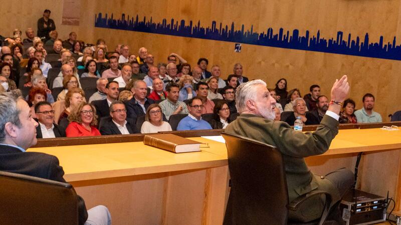 Conferencia sobre Pedro Zaragoza