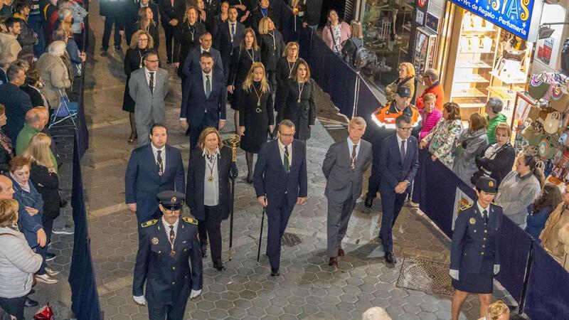 Las cofradías y hermandades de Benidorm acompañan al Santo Sepulcro en la Procesión General