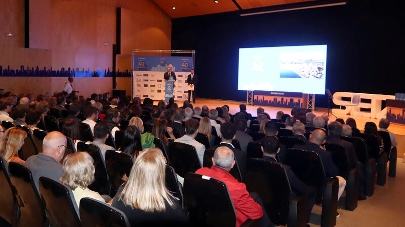 Radio Benidorm SER recognizes the city on the station