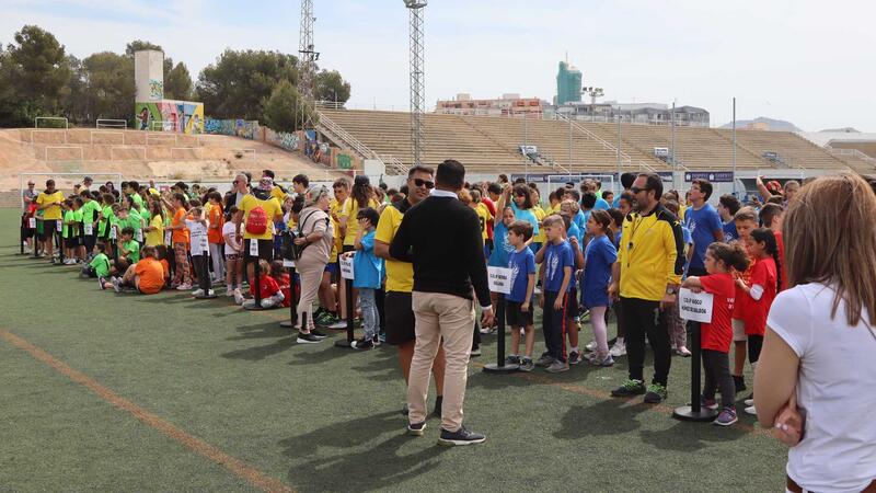 Sports delivers the medals of the School Games to the schools in Benidorm