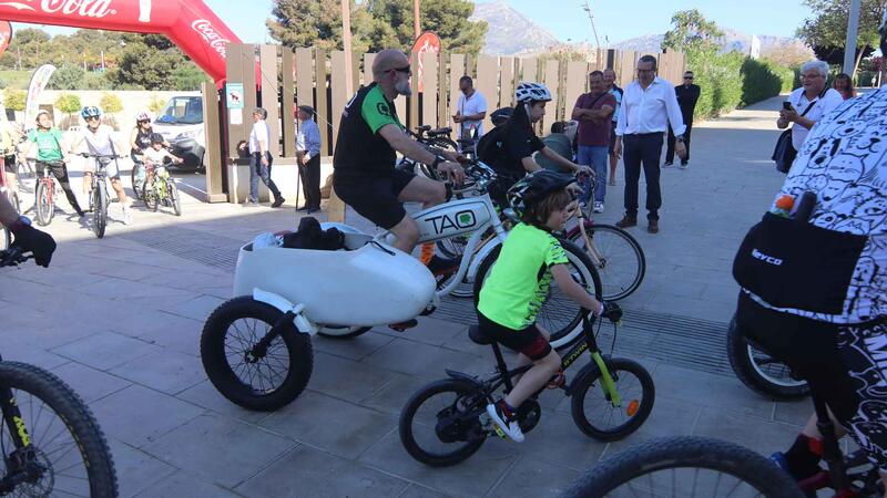 More than half a thousand people celebrate one more year in Benidorm 