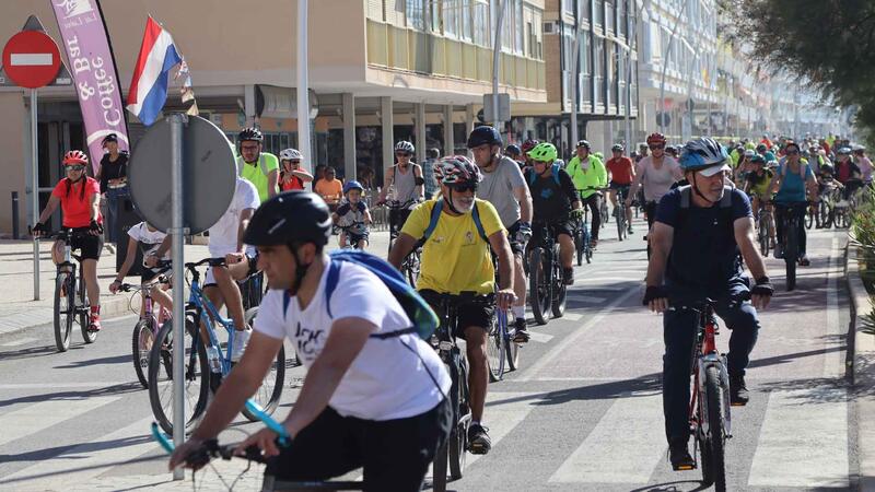 More than half a thousand people celebrate one more year in Benidorm 