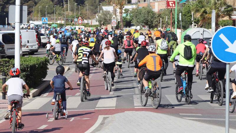 More than half a thousand people celebrate one more year in Benidorm 