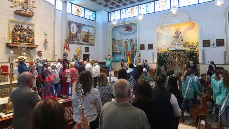 Las salves rocieras suenan de nuevo en las calles de Benidorm en el 25º aniversario de la Hermandad de Nuestra Señora del Rocío
