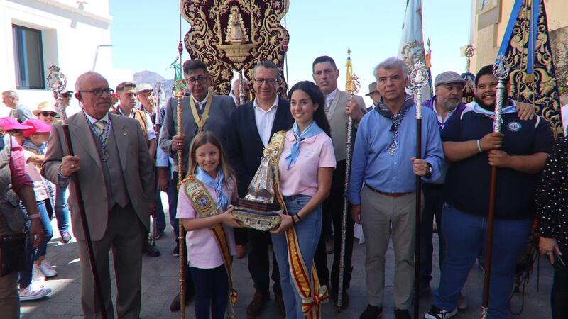Las salves rocieras suenan de nuevo en las calles de Benidorm en el 25º aniversario de la Hermandad de Nuestra Señora del Rocío