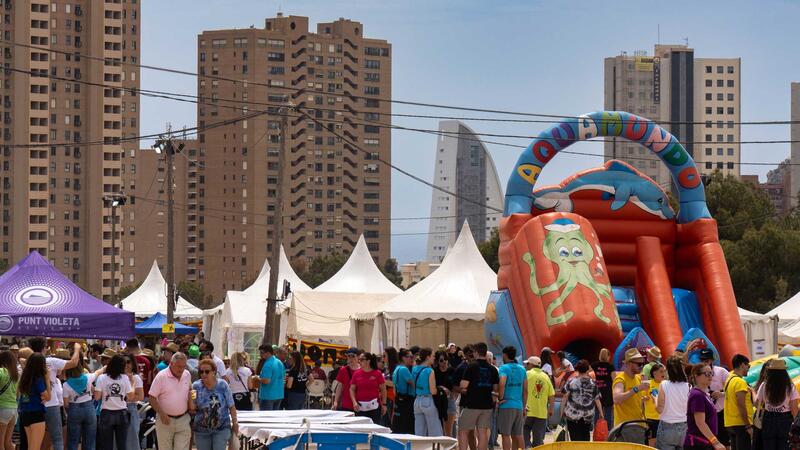 Las peñas de Benidorm plantan en El Murtal su tradicional Acampada