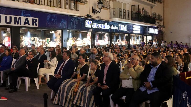 Benidorm escenifica en la Plaça de Sant Jaume su fundación hace 698 años