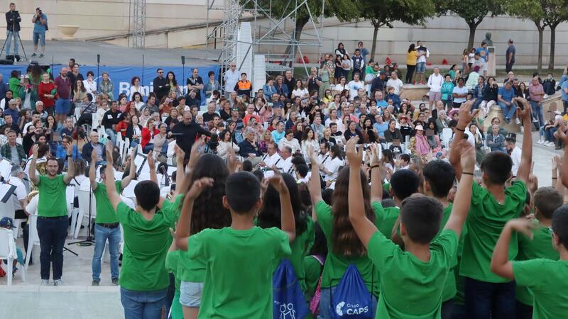 Cinco colegios cierran la primera participación de Benidorm en el proyecto ‘L’escola canta’