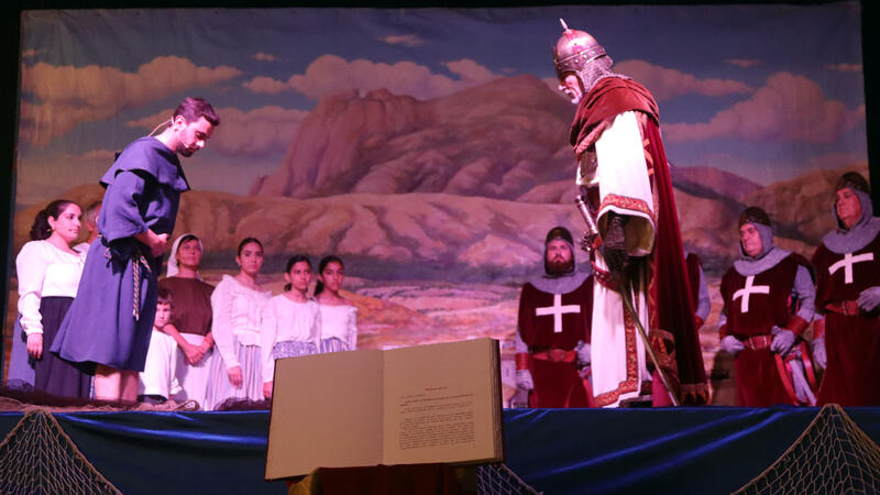 Benidorm escenifica en la Plaça de Sant Jaume su fundación hace 698 años