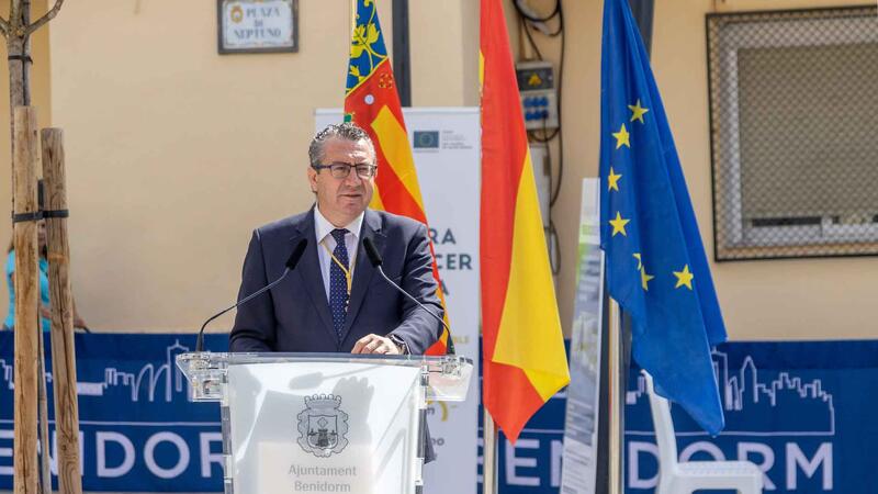 Benidorm commemorates Europe Day in the newly renovated Neptuno Square