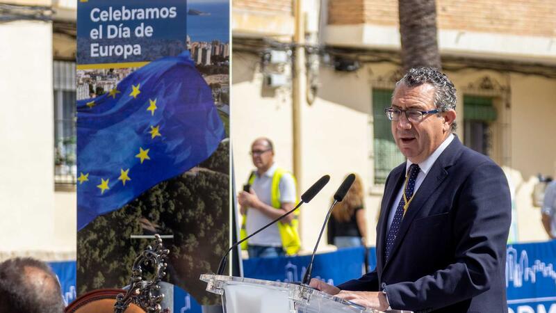 Benidorm commemorates Europe Day in the newly renovated Neptuno Square