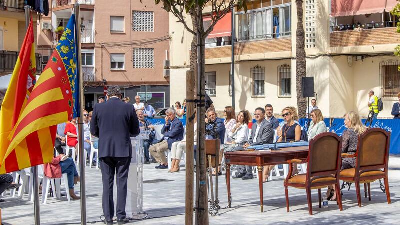 Benidorm commemorates Europe Day in the newly renovated Neptuno Square