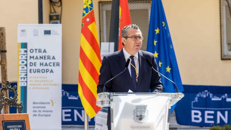 Benidorm commemorates Europe Day in the newly renovated Neptuno Square