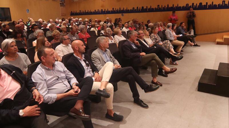 El diplomàtic i escriptor Javier Rupérez reflexiona a Benidorm sobre Ucraïna i la fractura de l