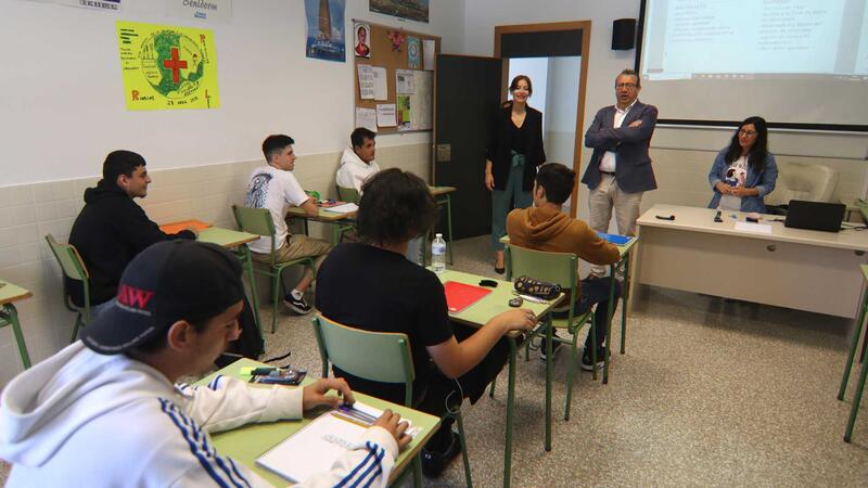 Una vintena de jóvens es formen en jardineria i auxiliar de servicis administratius amb el projecte 