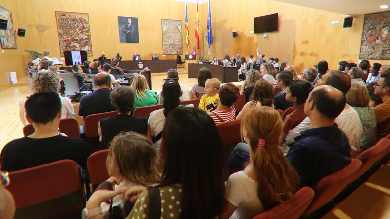 Benidorm entrega los permios del concurso ‘Alcalde/sa por un día’ de la FAMPA Marina Baixa