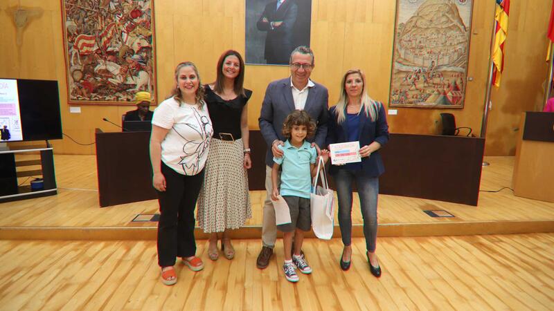 Benidorm entrega los permios del concurso ‘Alcalde/sa por un día’ de la FAMPA Marina Baixa
