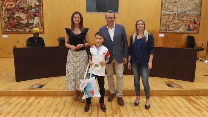 Benidorm entrega los permios del concurso ‘Alcalde/sa por un día’ de la FAMPA Marina Baixa
