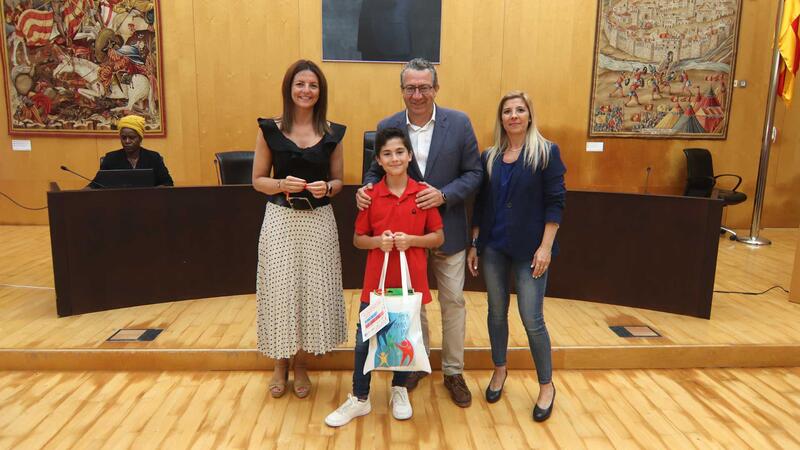 Benidorm entrega los permios del concurso ‘Alcalde/sa por un día’ de la FAMPA Marina Baixa
