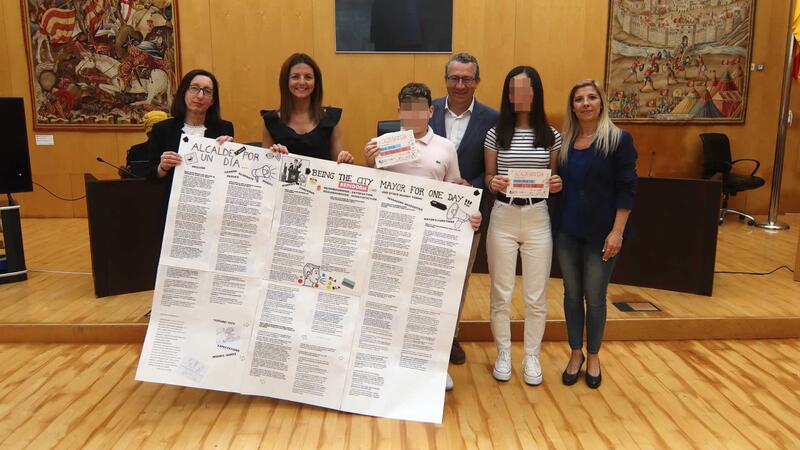 Benidorm entrega los permios del concurso ‘Alcalde/sa por un día’ de la FAMPA Marina Baixa