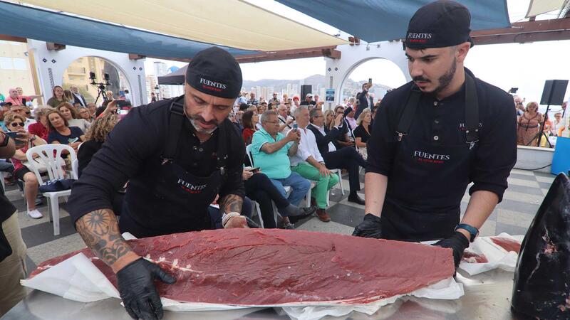 El ronqueo de un ejemplar de 170 kilos prologa las terceras Jornadas del Atún rojo de Benidorm