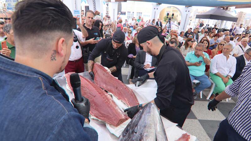 El ronqueo de un ejemplar de 170 kilos prologa las terceras Jornadas del Atún rojo de Benidorm