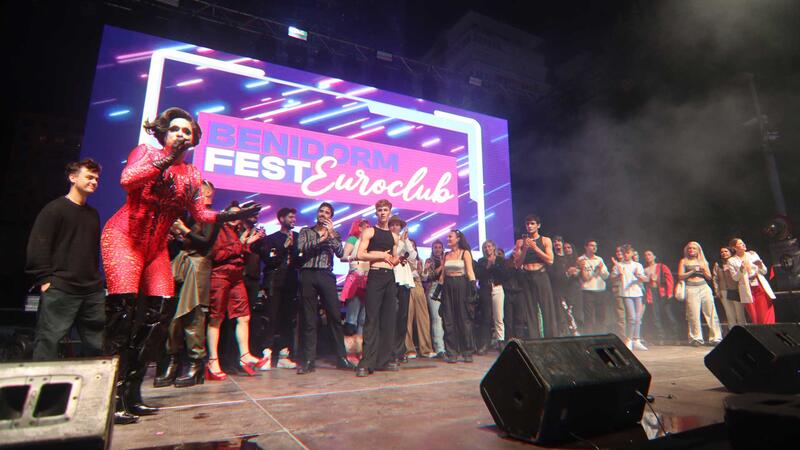 Benidorm dona la benvinguda a Eurovisió amb una gran festa de l