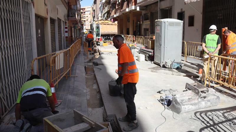 Benidorm inicia la implantación de la red de aguas pluviales y la plataforma única en la calle Buen Pastor