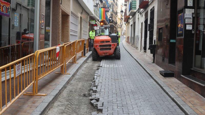 Benidorm finaliza las mejoras de accesibilidad en el barrio de El Campo e inicia el asfaltado en las calles Uruguay, Santa Faz y Pescadores