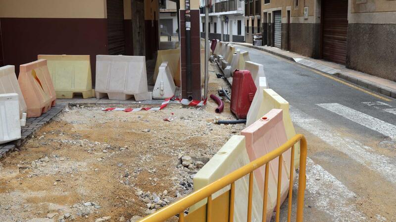 Benidorm finaliza las mejoras de accesibilidad en el barrio de El Campo e inicia el asfaltado en las calles Uruguay, Santa Faz y Pescadores