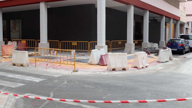 Benidorm finaliza las mejoras de accesibilidad en el barrio de El Campo e inicia el asfaltado en las calles Uruguay, Santa Faz y Pescadores
