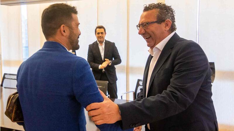 El Racing Club Benidorm y el Atlético Benidorm se unen para crear el CF Benidorm de la mano de DV7 Group