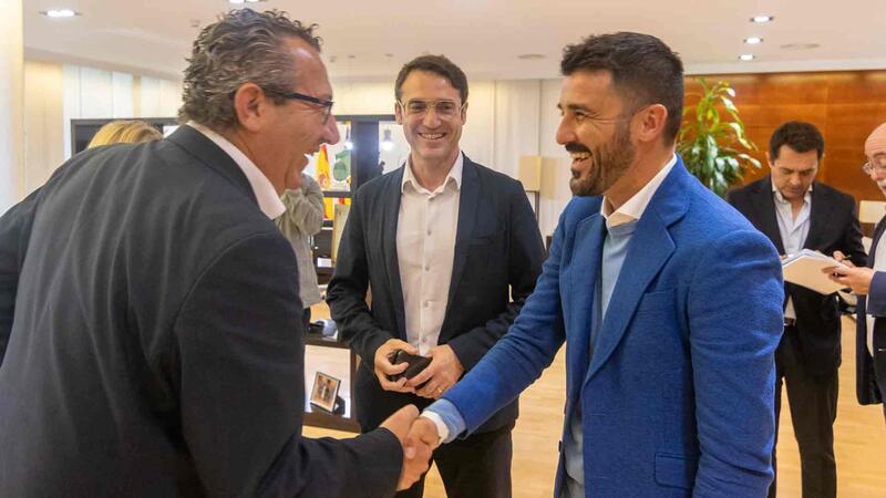El Racing Club Benidorm y el Atlético Benidorm se unen para crear el CF Benidorm de la mano de DV7 Group