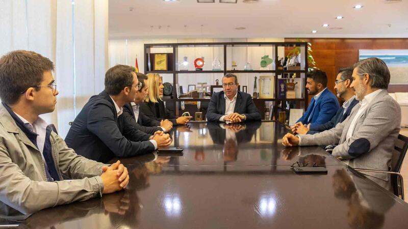 El Racing Club Benidorm y el Atlético Benidorm se unen para crear el CF Benidorm de la mano de DV7 Group