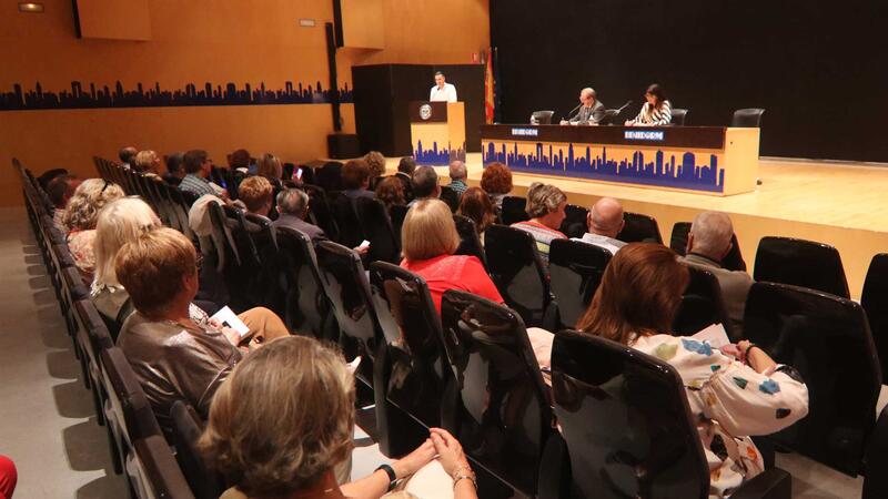 Blanca Navarro presenta en Benidorm su libro ‘Al salir de Yad Vashem’ con el fin de “mantener vivo el espíritu del holocausto”