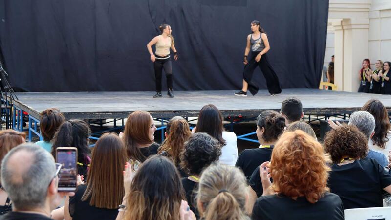 The IES Bernat de Sarrià celebrates the second edition of Bernat Fest in the Óscar Esplá auditorium
