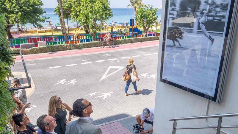 La visió fotogràfica de Cuco de Frutos arriba a Benidorm, configurat com a gran museu a l