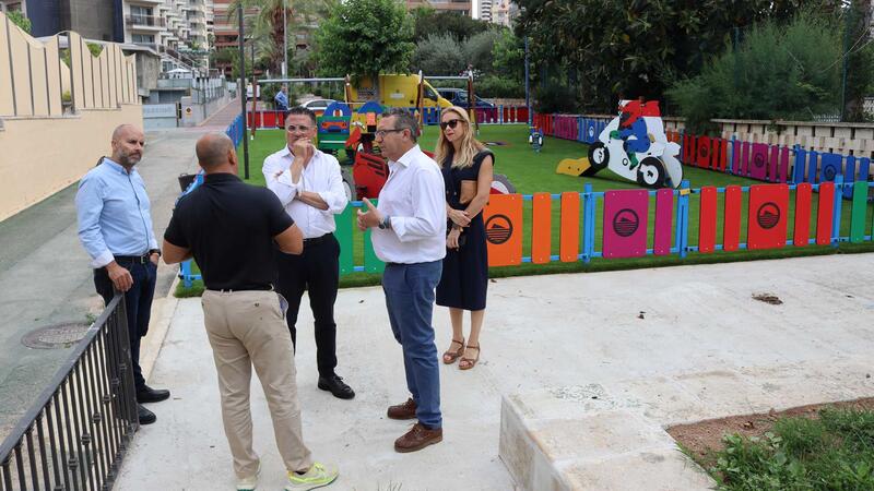 Benidorm incorpora un nou parc al carrer Periodista Emilio Romero que completa una xarxa de 25 espais infantils per tota la ciutat