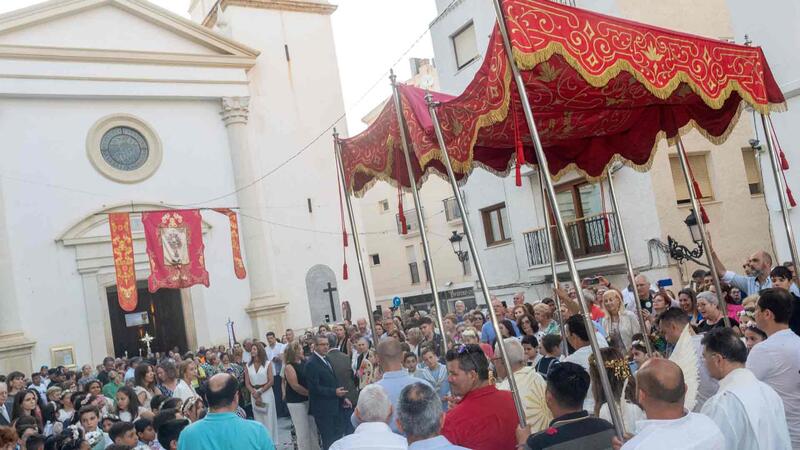 Benidorm vive un año más su procesión del Corpus Christi