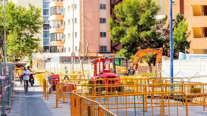 Benidorm speeds up the works on Montecarlo avenue to finish them in two weeks in the section between París and Roma streets