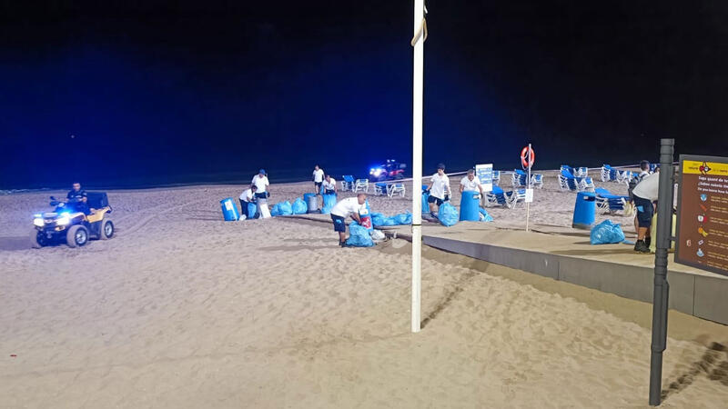 The beaches of Benidorm offer their best image from the first hour after the 