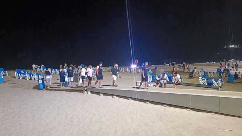 The beaches of Benidorm offer their best image from the first hour after the 