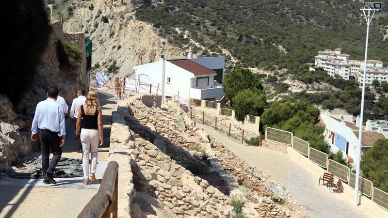 The works of Tossal de La Cala museum are advancing, which have allowed the excavation of new areas